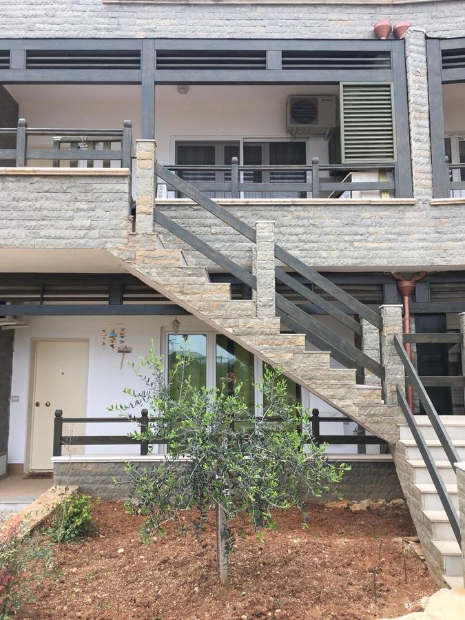 Aldi'S Guest House Vlorë Exterior foto